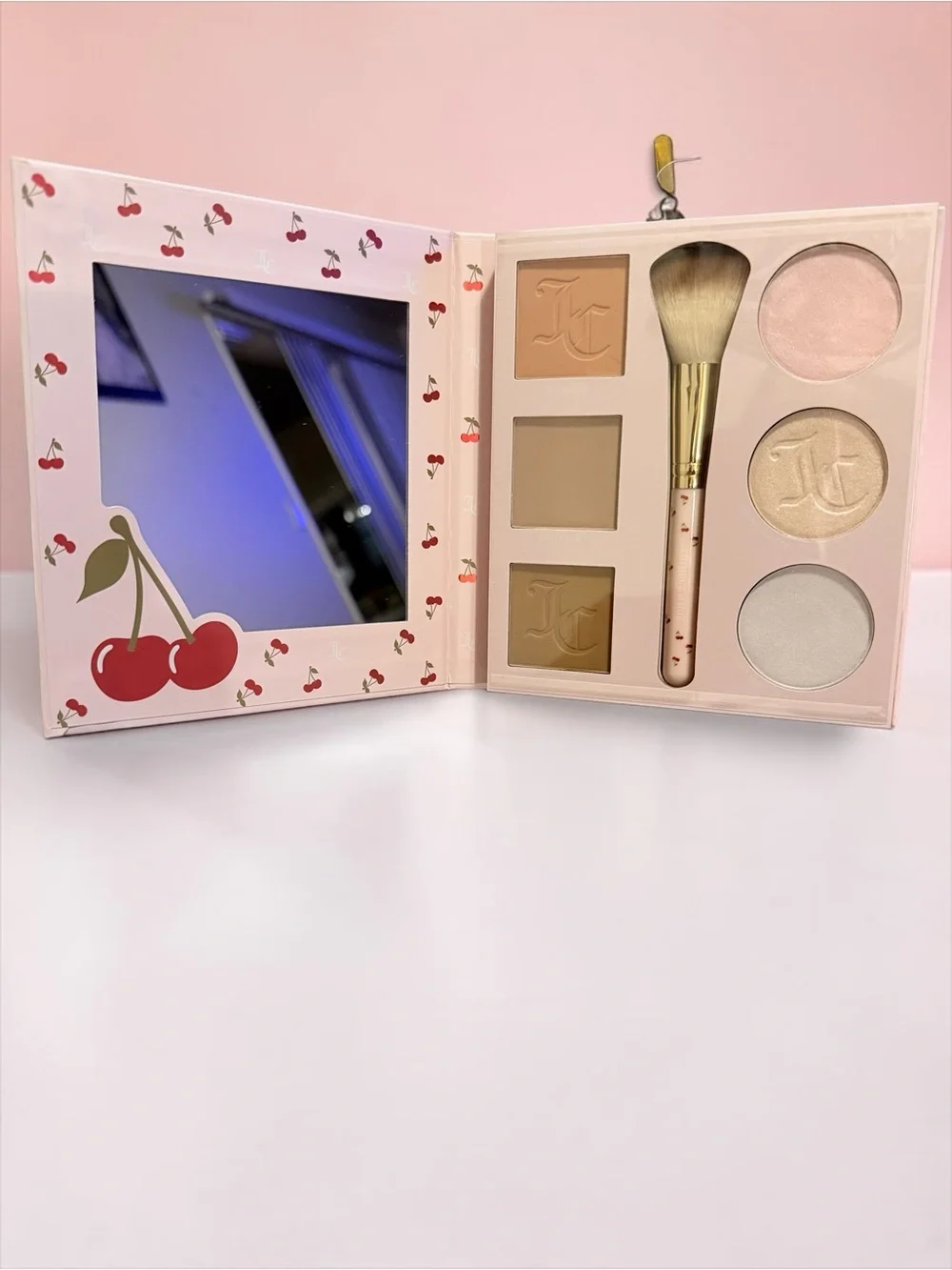 Juicy Couture Pink Cherry Complexion Kit